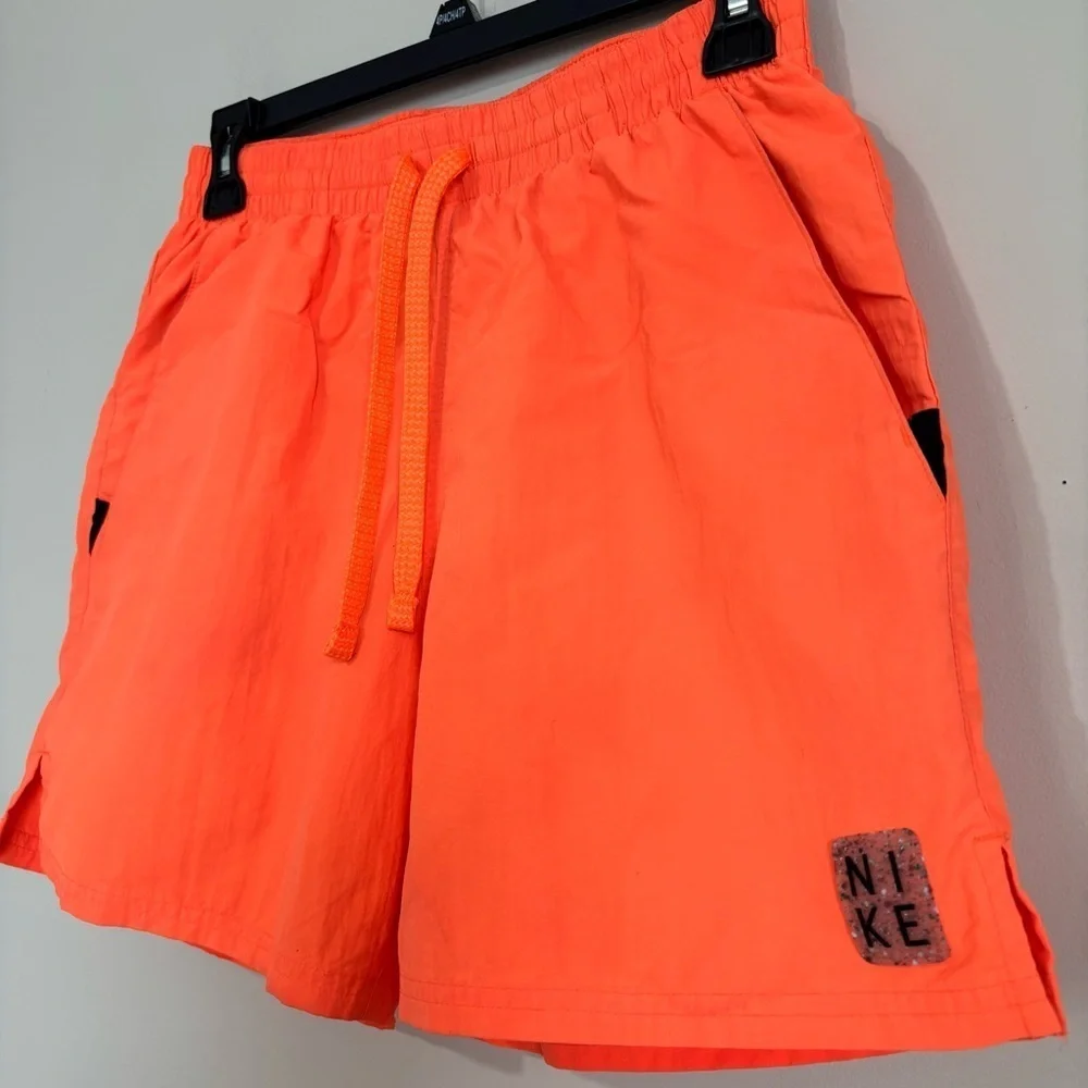 Nike men’s essential